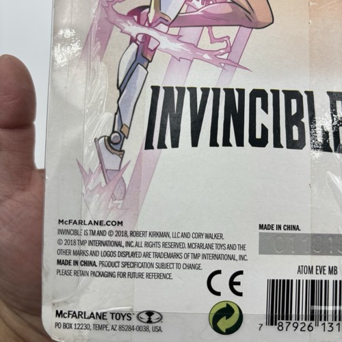 2018 McFarlane Skybound Megabox Excl Clean Invincible Atom Eve Action Figure New - Picture 6 of 6