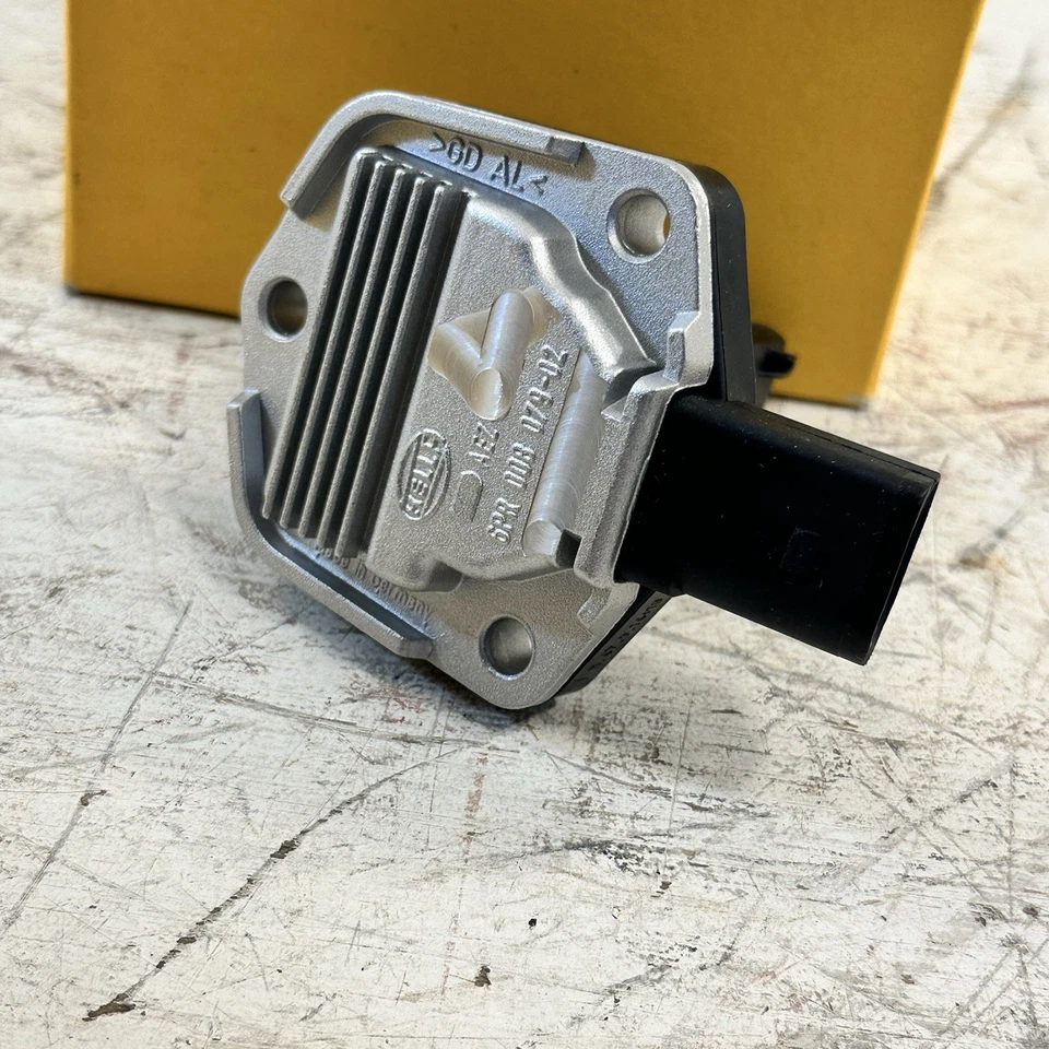Nuevo sensor de nivel de aceite Hella para Audi A4 1999-05 A6 1998-04 TT 2000-06 6PR00807904 Foto 2 de 4