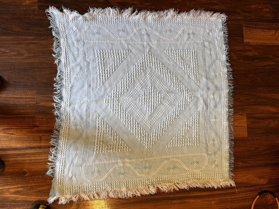 Винтажное детское защитное одеяло Bumble Bee Design сине-белое с бахромой тканое акриловое - Изображение 4 из 4