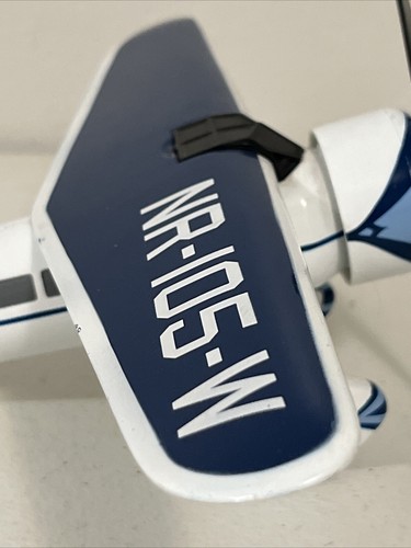 Winnie Mae - Vega Plane "EAA Aviation Foundation" Die-Cast NR-105-W L. Edition - Picture 9 of 19