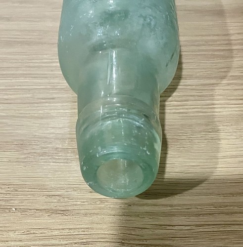 W Moyle Port Pirie 10oz Embossed Aqua Glass Lamont Bottle - Picture 7 of 8