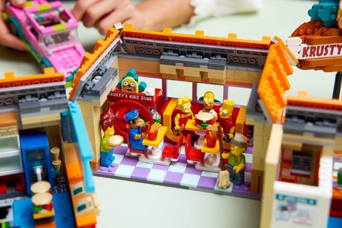 LEGO 10352 Icons The Simpsons: Krusty Burger - Picture 3 of 6