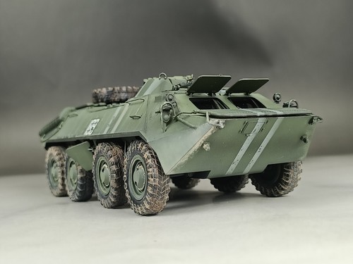Modelo de vehículo APC ucraniano BTR-70 8x8 construido 1/35 - Imagen 5 de 16