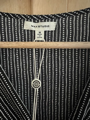 New with tags (needs small repair) MAX STUDIO Black and white spotted top Size M - Picture 6 of 13