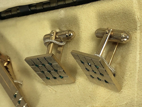 Vintage Anson Gold Toned Square Cufflinks and Tie Clip with Green Rhinestones - Picture 5 of 15