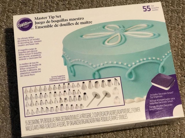 Wilton Cake Decorating Master Tip Set Tip Organizer 55 Tips