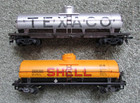 Mantua HO, pair of Tank Cars. Shell and Texaco tank cars on die cast chassis' — photo 1