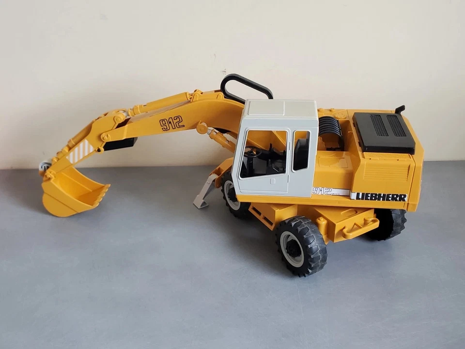 BRUDER Liebherr 912 Pala Terne Cantiere Scala 1:16 Funzionante Buono Stato - Immagine 2 di 4