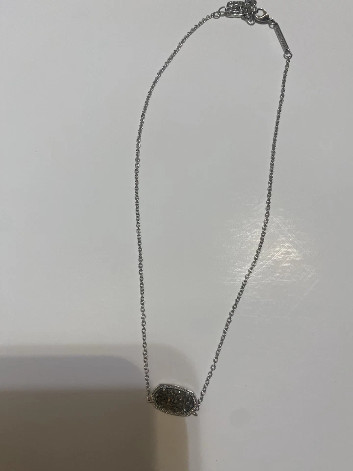 Collar de plata colgante Kendra Scott Elisa en platino cadena de plata drusa de 15" Foto 4 de 4