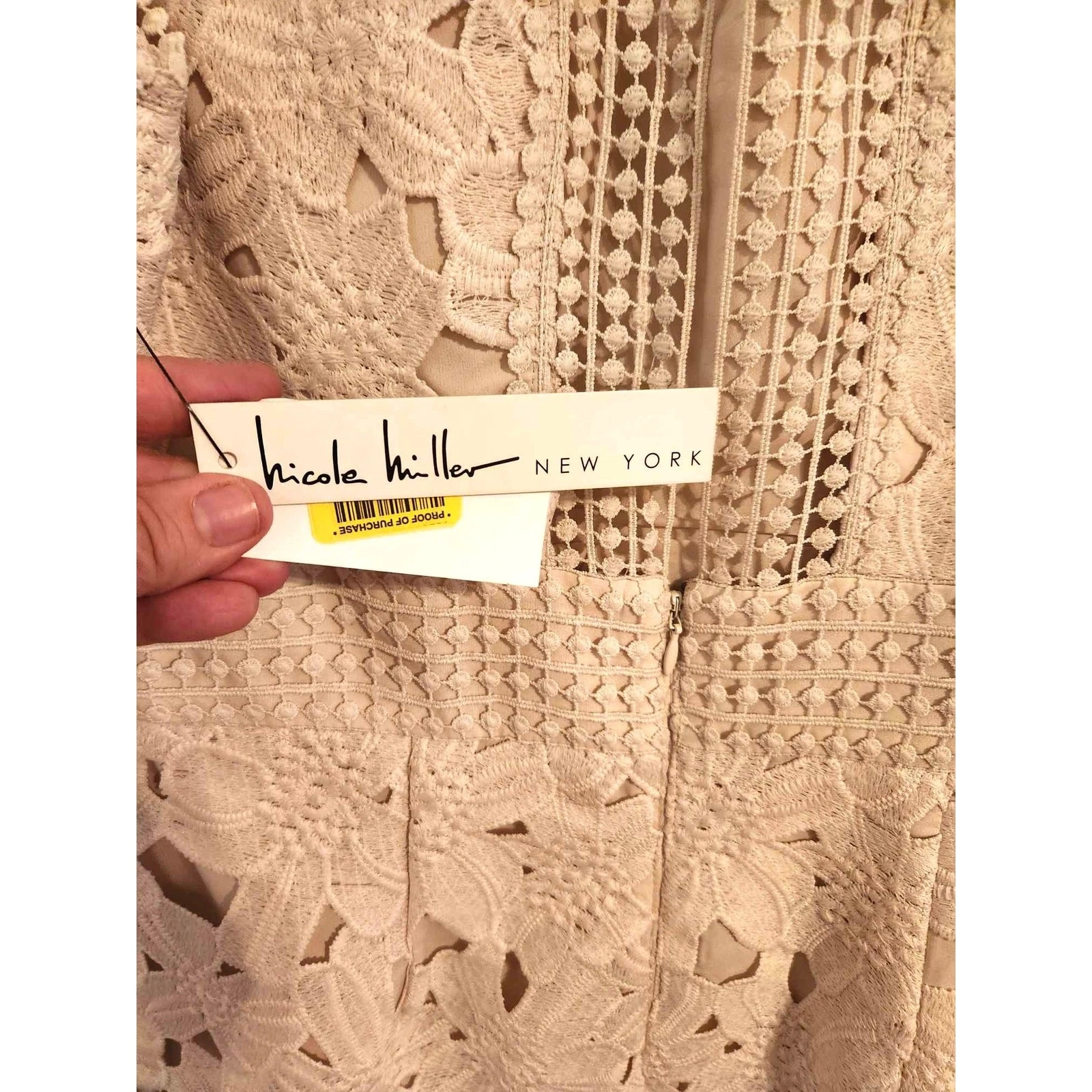 OFF WHITE Abito nuovo con etichette $188 Nicole Miller New York bianco sporco senza maniche pizzo occhielli taglia 4