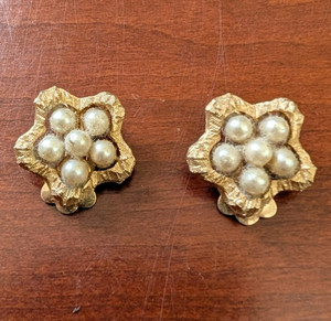 Coro Signed Gold Tone Flower Clip-On Stud Earrings, White Imitation Pearl