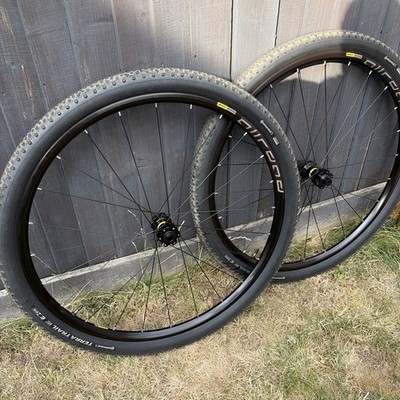 neues Paar Mavic Allroad 700C Scheibenbremsräder 12x100/142 Achse Shimano Freilauf