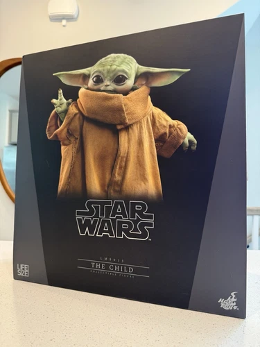 Hot Toys Mandalorian - The Child Life-Size Figure, LMS013