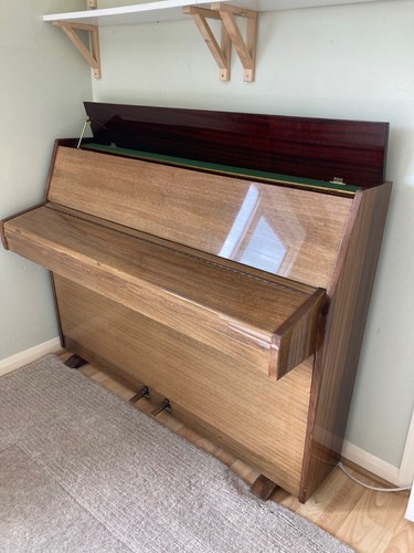 Zender Walnut Piano, overstrung, underdamper upright piano - Picture 19 of 20