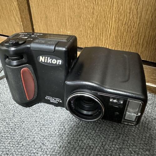 NIKON COOLPIX 950 Digital Camera 2.1 MP Optical Zoom 3x F2.6-4 Language Select - Picture 1 of 12