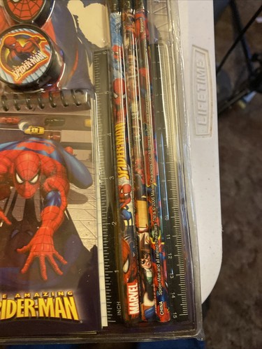 THE AMAZING SPIDER-MAN STUDIENSET INKLUSIVE BLEISTIFTETUI LINEAL RADIERER SPITZER MB9 - Bild 4 von 8