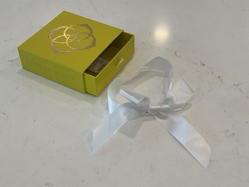 KENDRA SCOTT Yellow Jewelry Box w/Drawer. 4 1/4” x 4 1/4” x 1.5”. W/Ribbon. NEW. - Picture 1 of 9