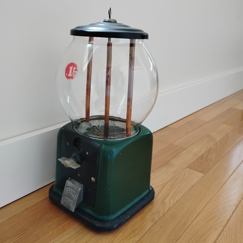 Vintage Gumball Red Penny Cent Machine Working With Key - Picture 11 of 11