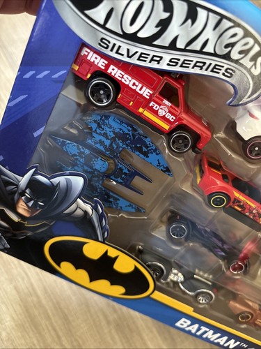2025 Hot Wheels 10-Pack Batman 1:64 Die-Cast Set NEWEST SET VHTF IN HAND - Picture 2 of 10
