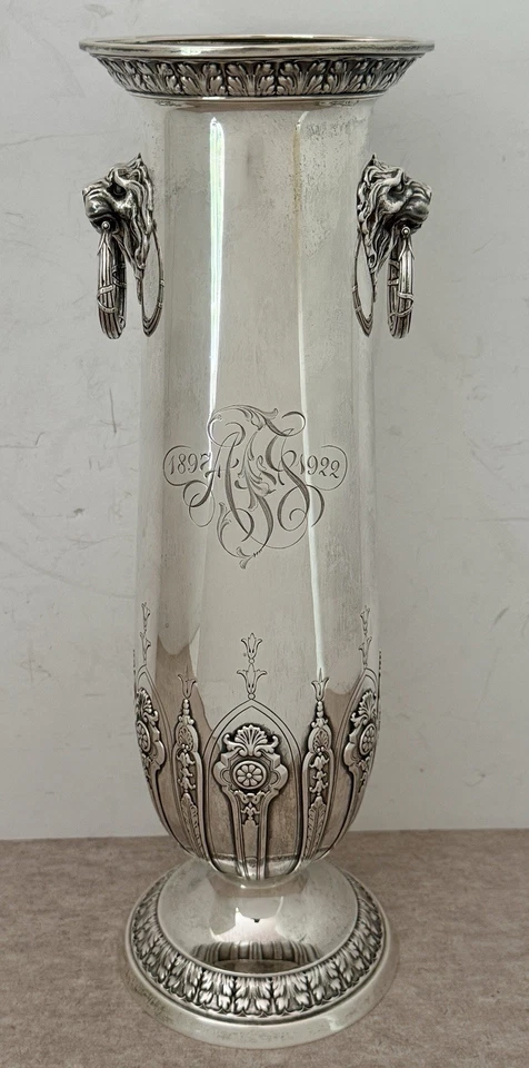 大号 16 英寸 GORHAM 应用带子和狮子头手柄纯银花瓶 1919 — 第 3/4 张图片