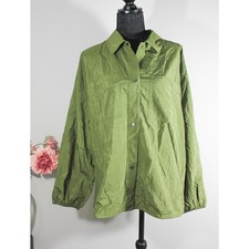 Womens Size Medium New Athleta Green Crinkle Nylon Lightweight Snap Button Shirt