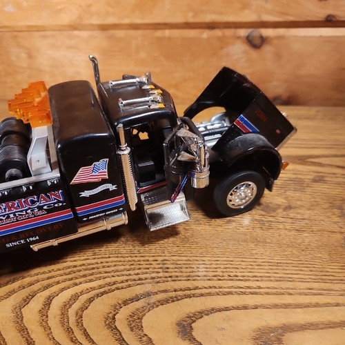 JADA TOYS ROAD RIGZ PETERBILT MODEL 379 1:32 AMERICAN TOWING CO. MOVING PARTS - Picture 11 of 11