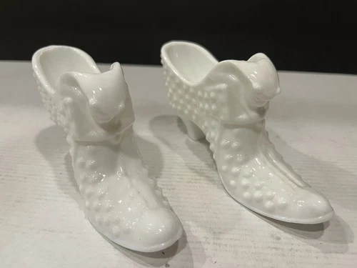 2 FENTON Art MILK Glass Hobnail Daisy & Button Shoe Slippers with Cat Head TF500