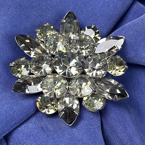 Vintage Unmarked Brooch Pin 1.5" - Picture 2 of 6