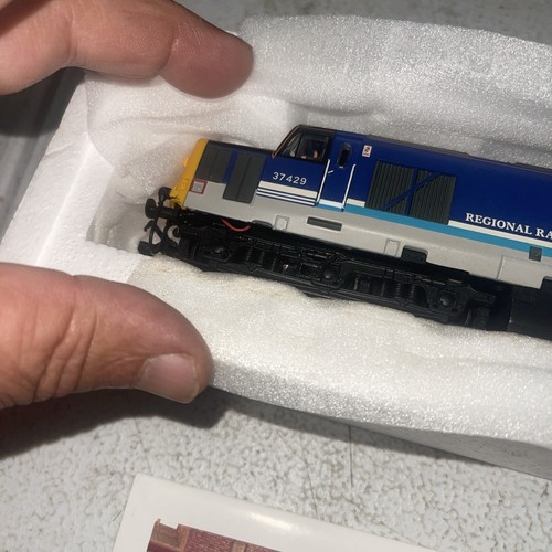 Bachmann Class 37 32-376 4 Diesel 37429 Eisteddfod 1:76 OO Gauge Branchline - Picture 7 of 11