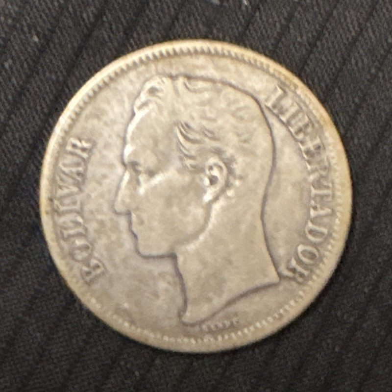 1945 Venezuela 1 Bolivar Silver Coin 0.9 Fine KM#32 Libertador/ Escudo