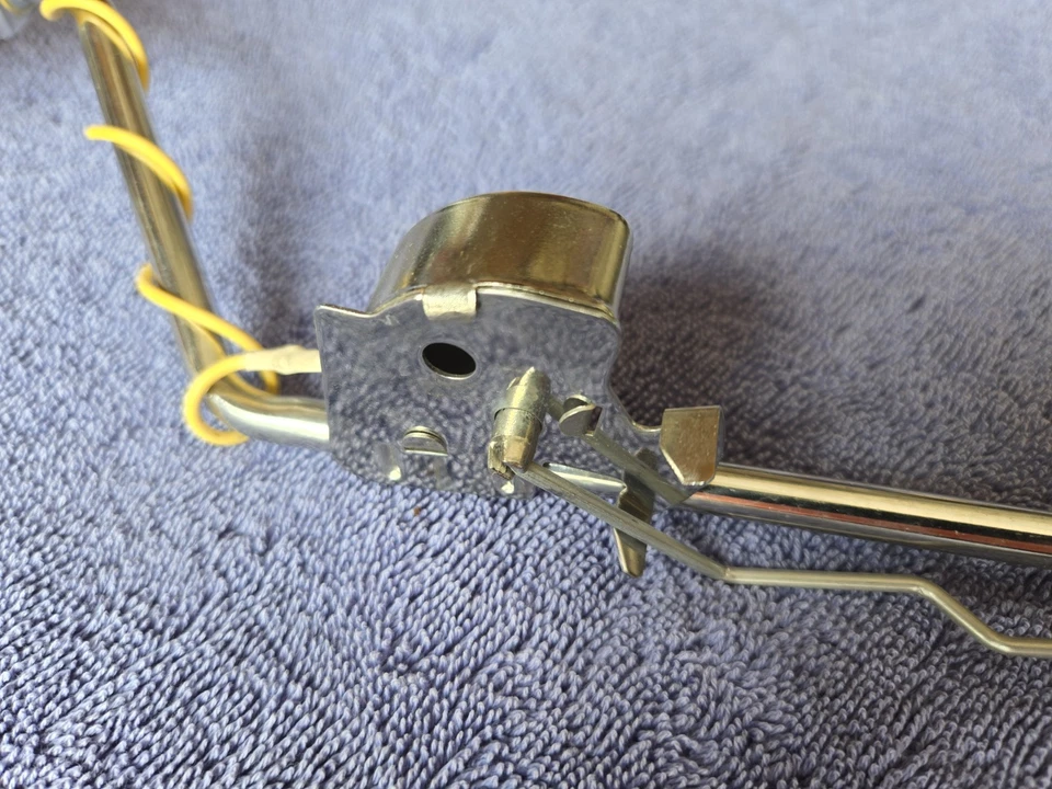 Plymouth Fury 1965 unidad de envío de combustible Foto 3 de 4