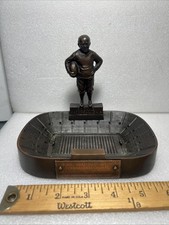 VINTAGE KNUTE ROCKNE NOTRE DAME FOOTBALL STADIUM BRONZED SPELTER ASHTRAY STATUE