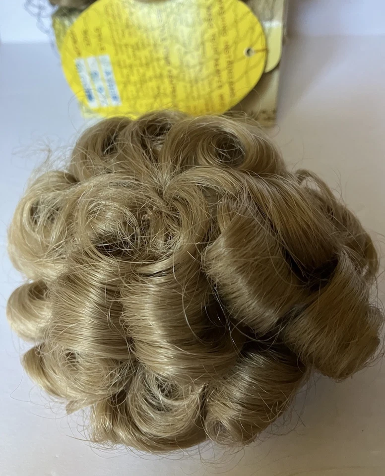 Doll Wigs Various Sizes Colors Lot Of 6 Some  New In Box 1 Pair Of Doll Shoes Foto 4 de 4