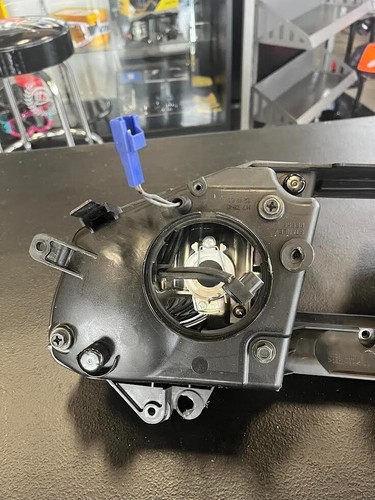 Used OEM 2008-2016 Yamaha R6 Headlight unit assy 13S-84303-00-00 - Picture 11 of 15