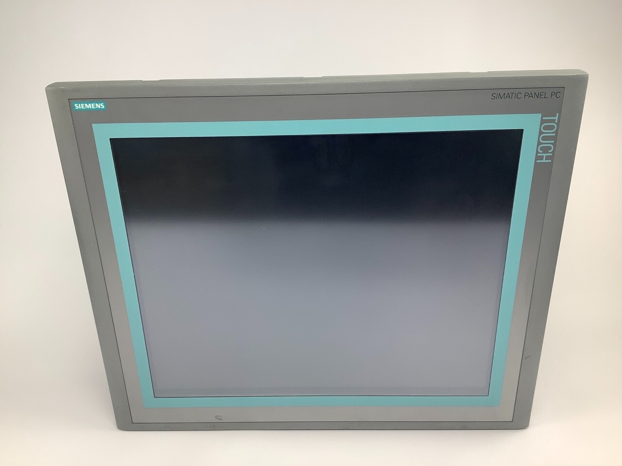 6AV78837AG206ER0  - SIEMENS -  6AV7883-7AG20-6ER0   HMI  IPC477C   RECONDITIONNÉ