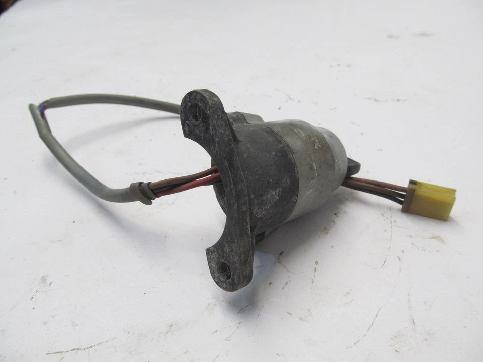 71 YAMAHA AT1 AT 1 125 IGNITION MAIN SWITCH ASSEMBLY & KEY 261-82508-11-00 - Image 2 of 4