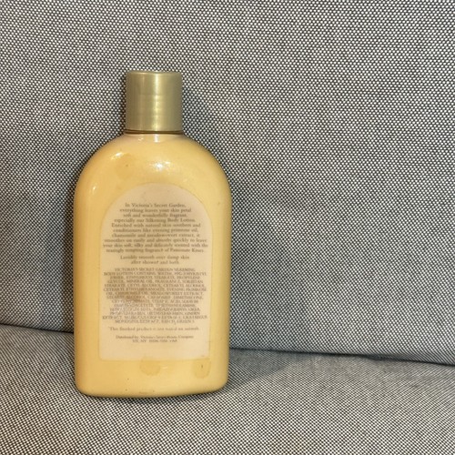 VICTORIA'S SECRET GARDEN PASSIONATE KISSES WOMENS BODY LOTION 8 FL OZ New - Picture 2 of 2