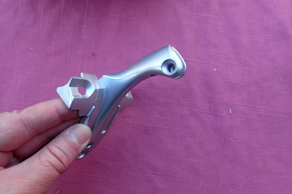 1967 Chevy Biscayne, suporte de espelho retrovisor Bel Air, NOS! 9711716 - Imagem 3 de 4