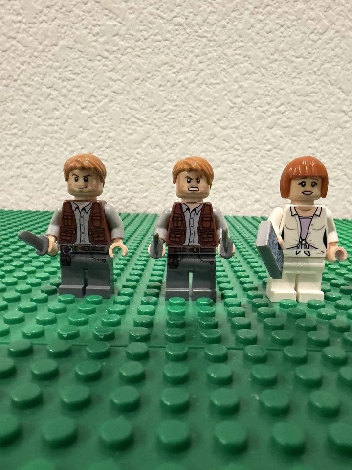 LEGO Jurassic World: Raptor Rampage (75917) Usado Con Minions Extra ¡Sin Azul! Foto 2 de 4