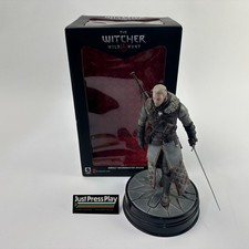 The Witcher 3: Wild Hunt Geralt of Rivia w/ Grandmaster Ursine Armor Statue