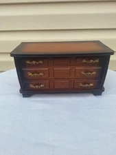 Elegant Vintage Wooden Music Box – Ornate Miniature Dresser Design