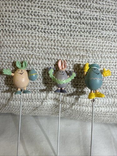 Lila Humor 1,25" Osterei Hase Kaninchen mit 2 Freunden - Bild 11 von 12