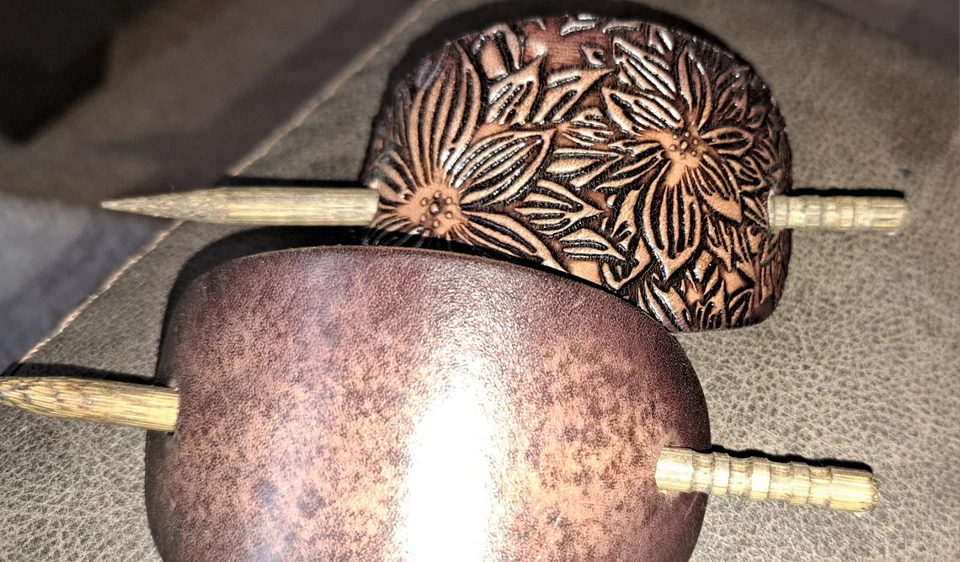 Lote de 2 hermosas fotos de cabello de colección de cuero 1-repujado 1- desgastado Foto 2 de 4