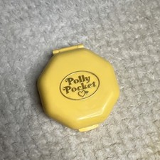 Polly Pocket 1990 Vintage Beauty Hair Salon Yellow Complete 2 Figure Set