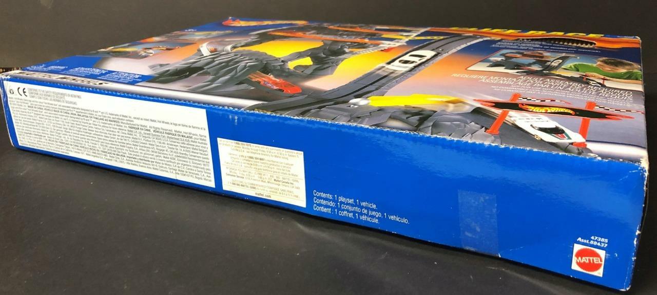 hot wheels cliff race