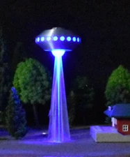 N Z Scale Trains UFO Flying Saucer Space Ship With Abduction Blue Laser Beam 
