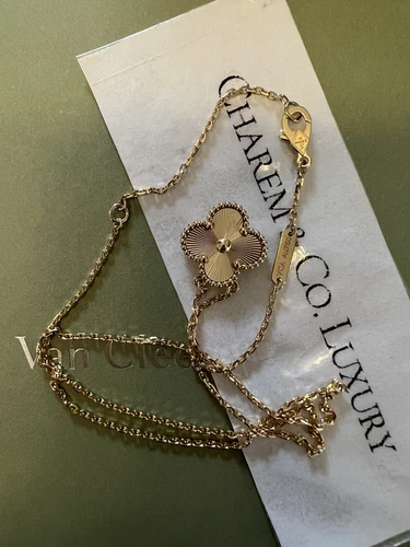 NEW! Van cleef arpels VCA Vintage 18K Yellow Gold Guilloche Pendant Necklace