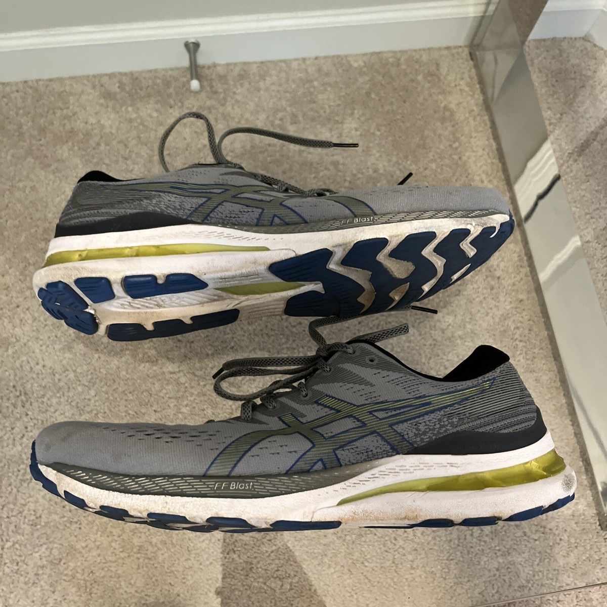 ASICS GEL-KAYANO 28 Grey White Athletic Running Shoes 1011B189 Men\'s Size 12.5 Men main image 2