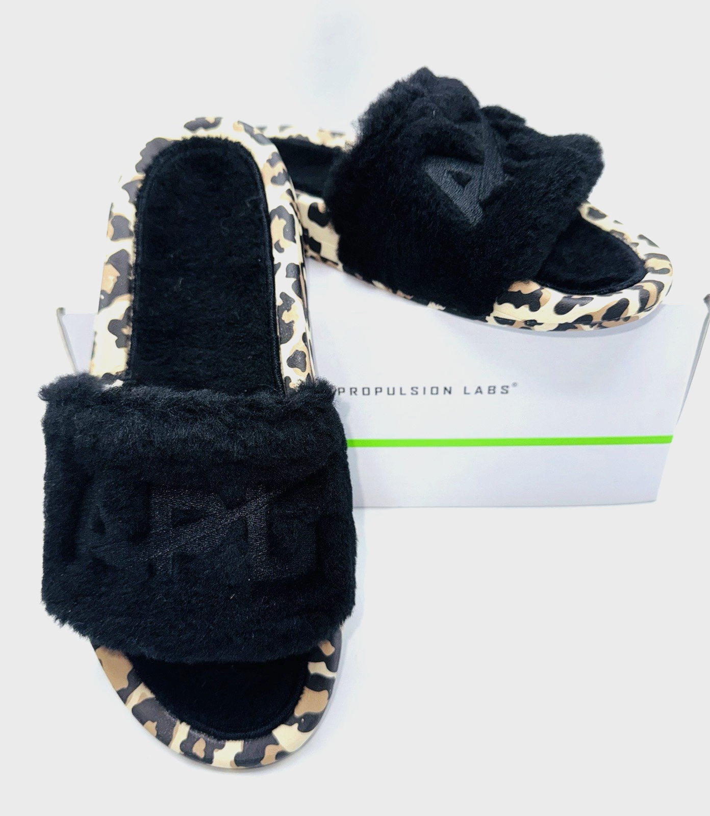 Nuovi sandali APL donna shearling furry slides nero stampa leopardata bordo 8 nuovi con scatola