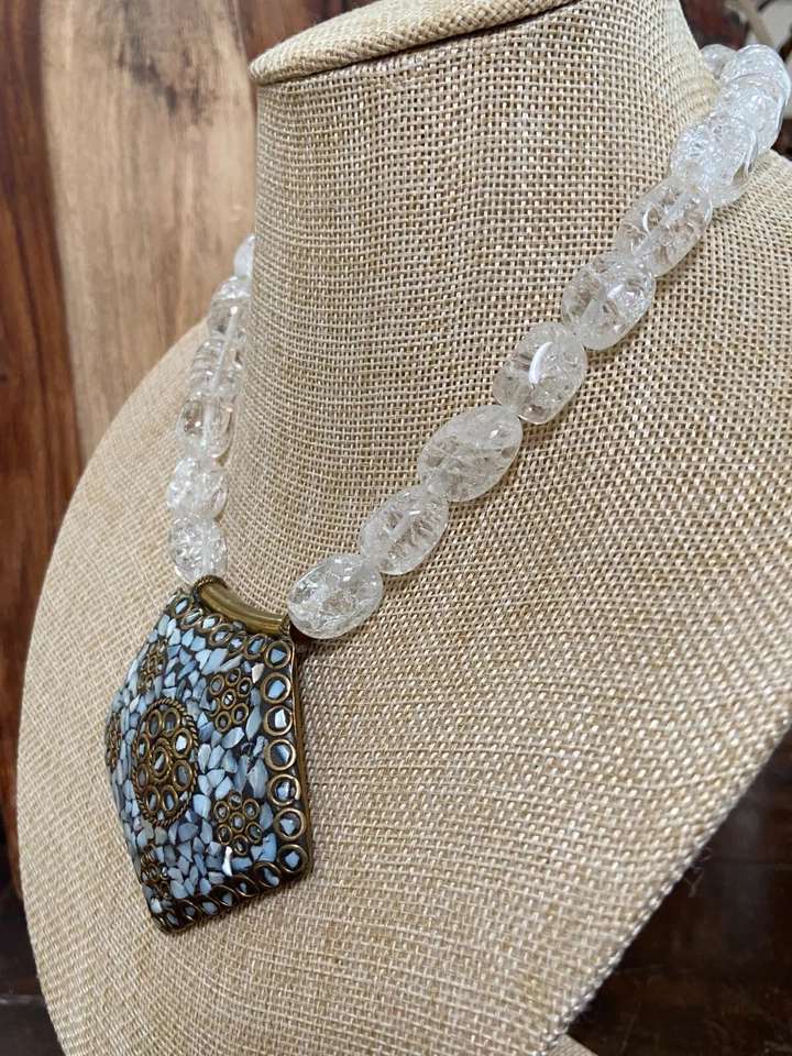 White Cracked Crystal Necklace with a Brass & Seashell Tibetan Vintage Pendant - Image 4 of 4